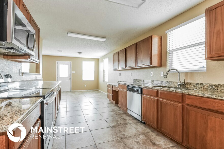 Building Photo - 3917 German Pointer Way