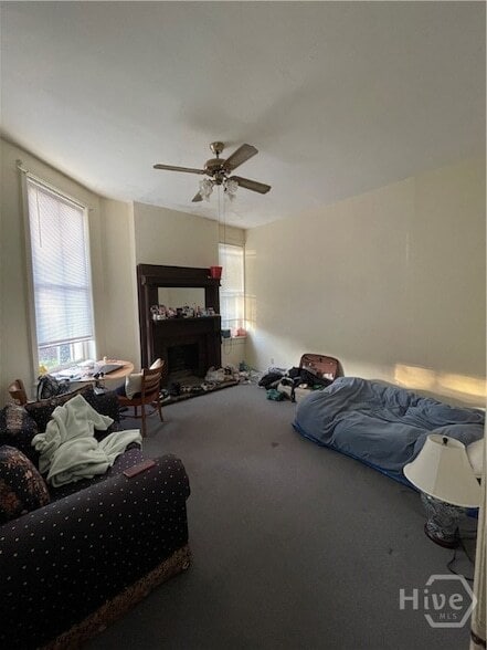 Building Photo - 219 E Taylor St