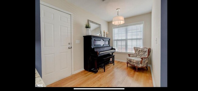 Building Photo - Wonderfully Updated Home with Neighborhood...