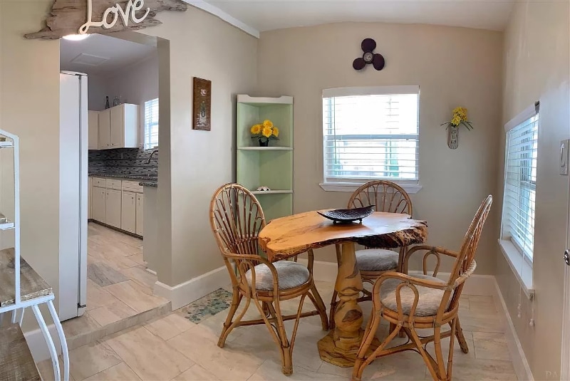 Building Photo - 714 W Zarragossa St