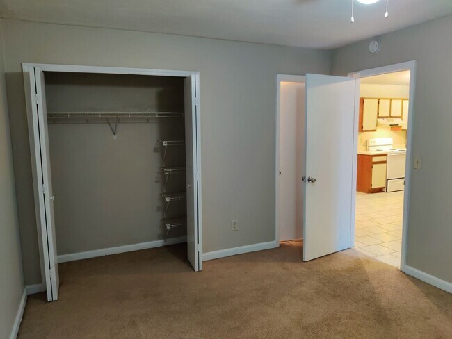 Building Photo - 2 BR / 2 BA Single Family Home