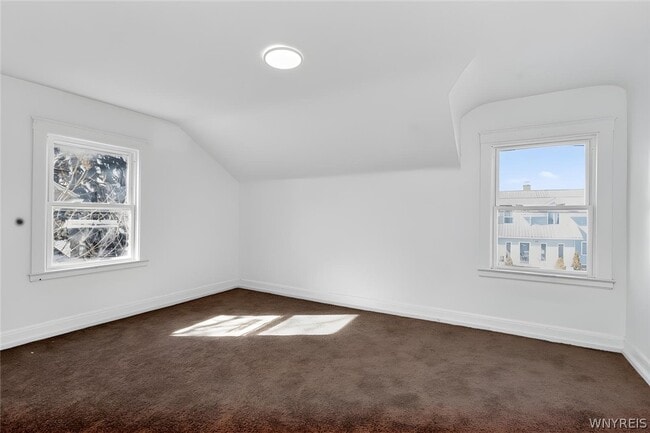 Building Photo - 609 24th St