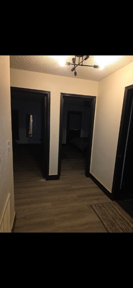 Building Photo - 613 W Sequoyah Ave