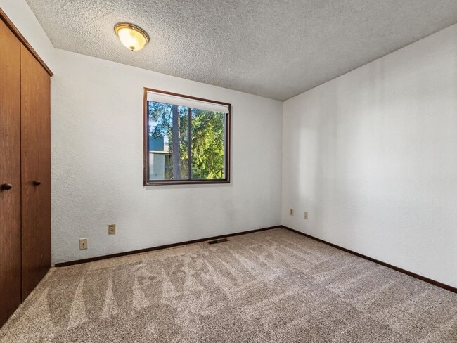 Building Photo - 14327 123rd Ave NE