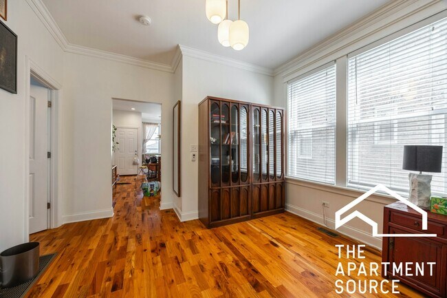 Building Photo - 2833 N Spaulding Ave