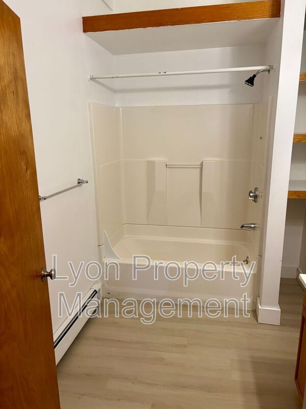 Building Photo - 50 Hedley Ave