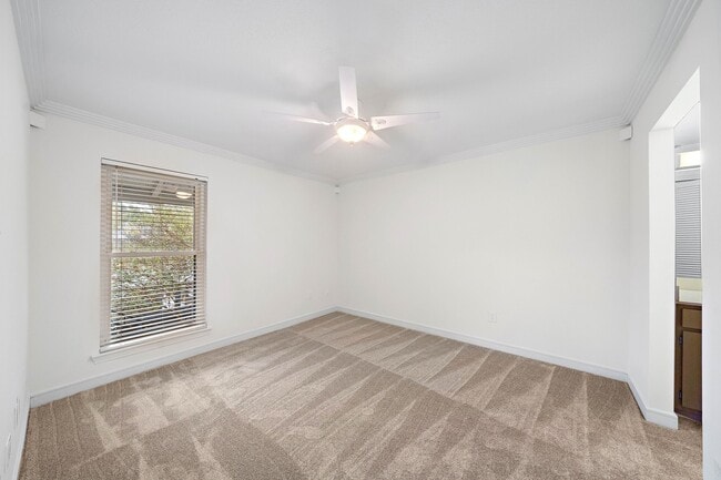 Building Photo - 5711 Sugar Hill Dr