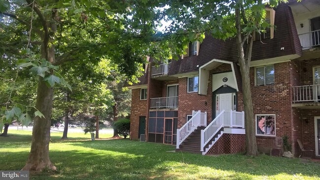 Front of Building - 9 Par Haven Dr