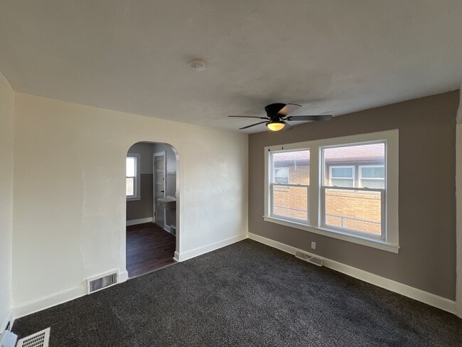 Building Photo - 3404-3406 Victory Ave