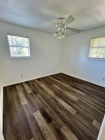 Building Photo - 206 W King St