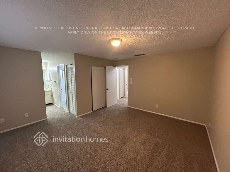 Building Photo - 2501 E Timberlane Dr