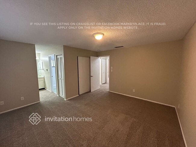 Building Photo - 2501 E Timberlane Dr