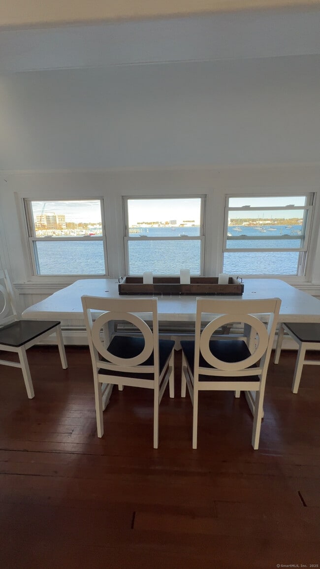 Building Photo - 204 Pequot Ave