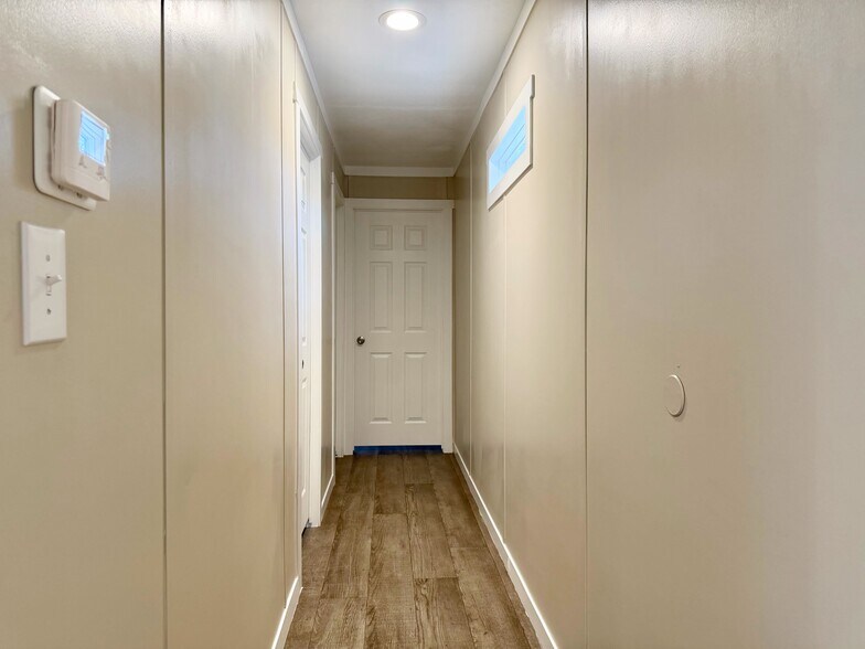 Building Photo - 109 Janice St