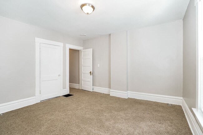 Building Photo - 235-237 Avondale Ave