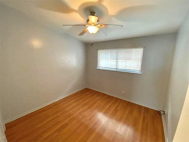 Building Photo - 614 W 51st St