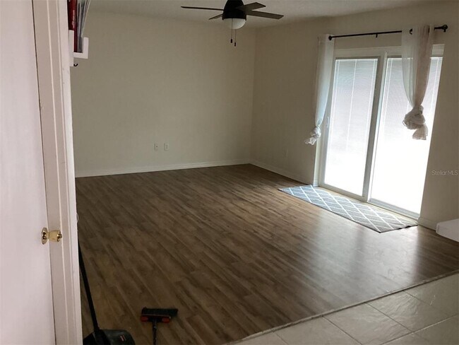 Building Photo - 1310 Dartmoor Ave