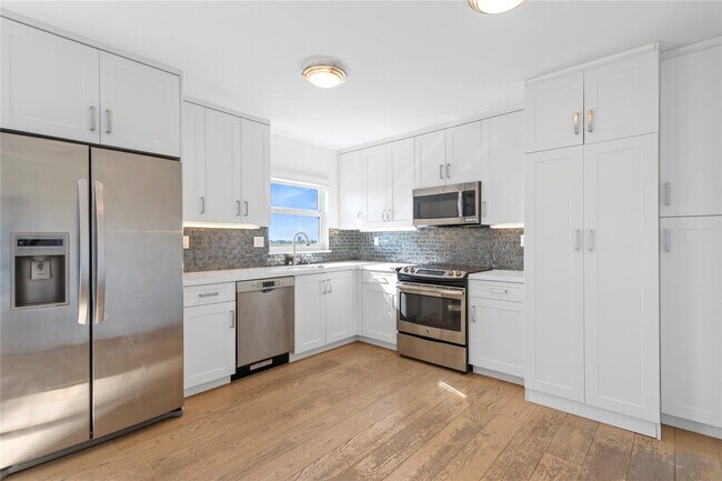 Building Photo - 3850 Galt Ocean Dr