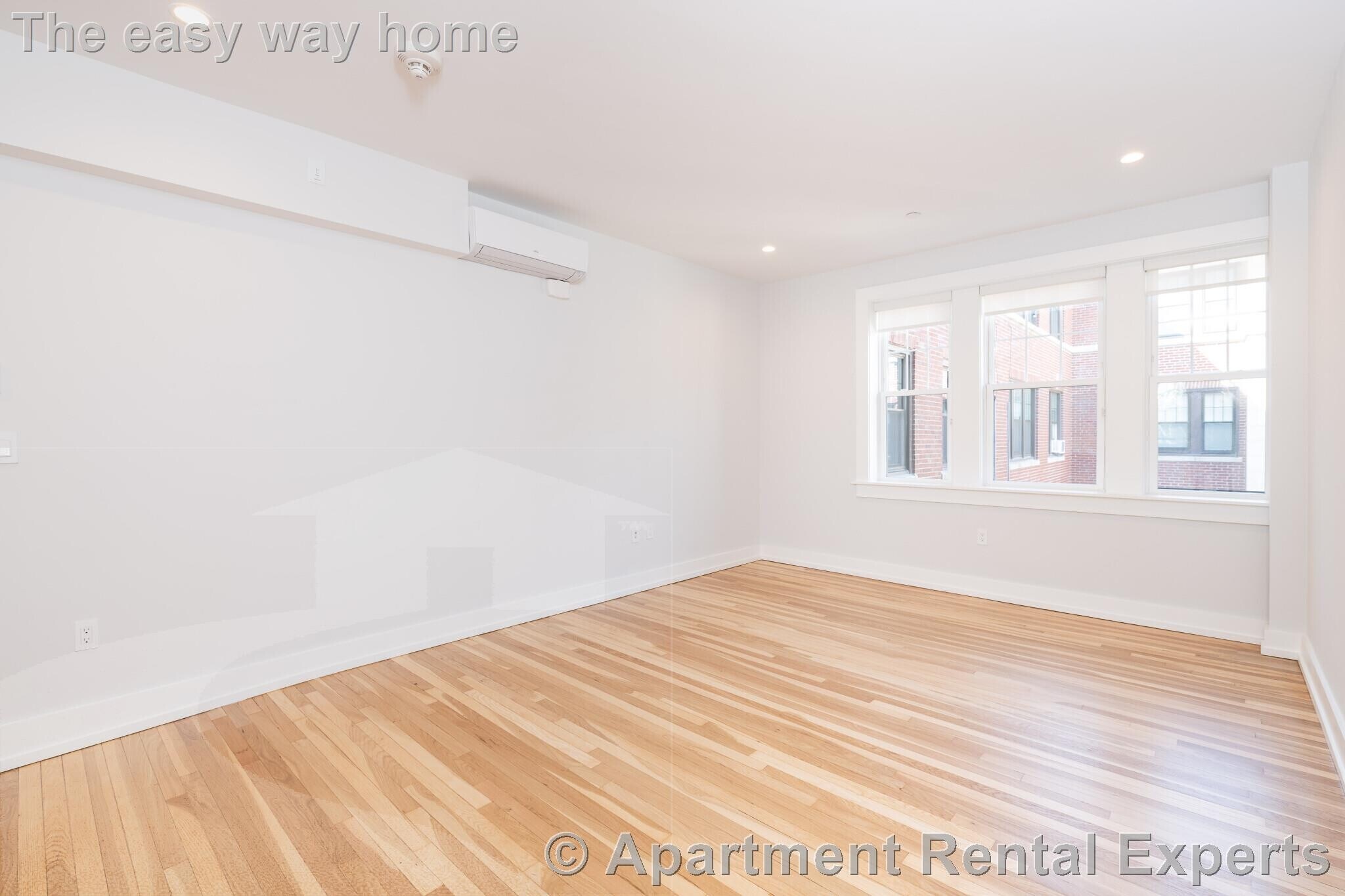 Building Photo - 18 A Forest St