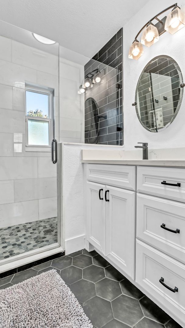 Building Photo - Beautiful S. Tampa 3BR/2BA remodeled home ...