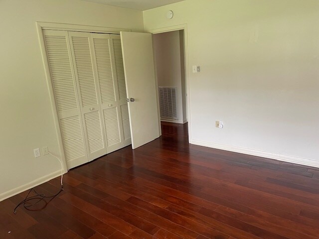 Building Photo - 1182 Colonial Dr