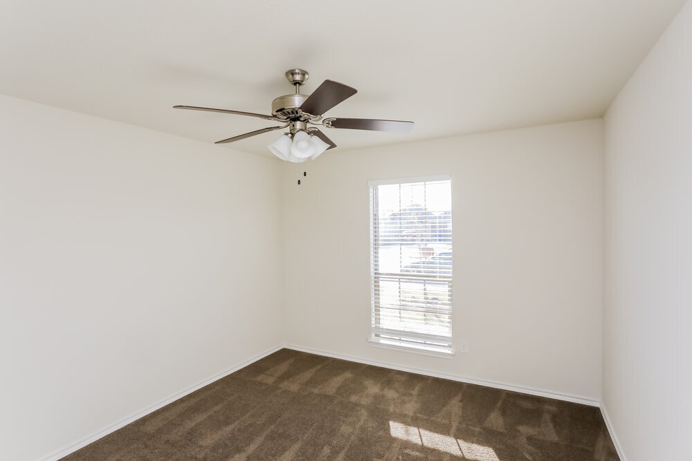 Building Photo - 605 Long Prairie Dr