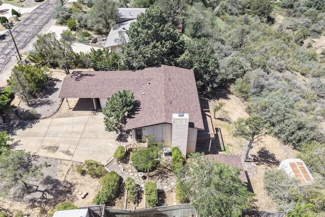 Building Photo - 3 Bedroom, 2 Bath Home with Views in Prescott!