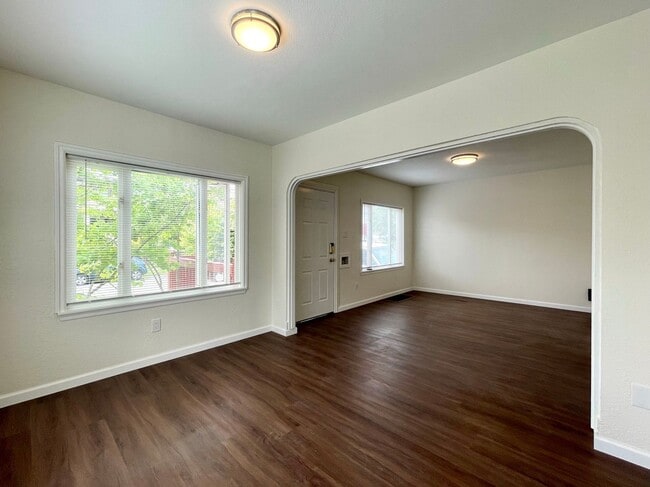 Building Photo - Great Home For Rent
