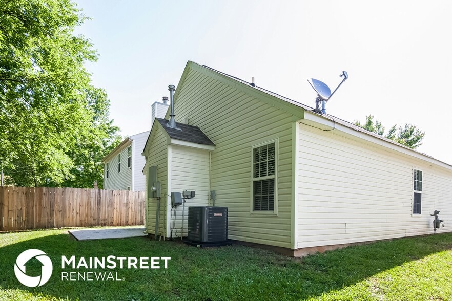 Building Photo - 1208 McAllister Dr