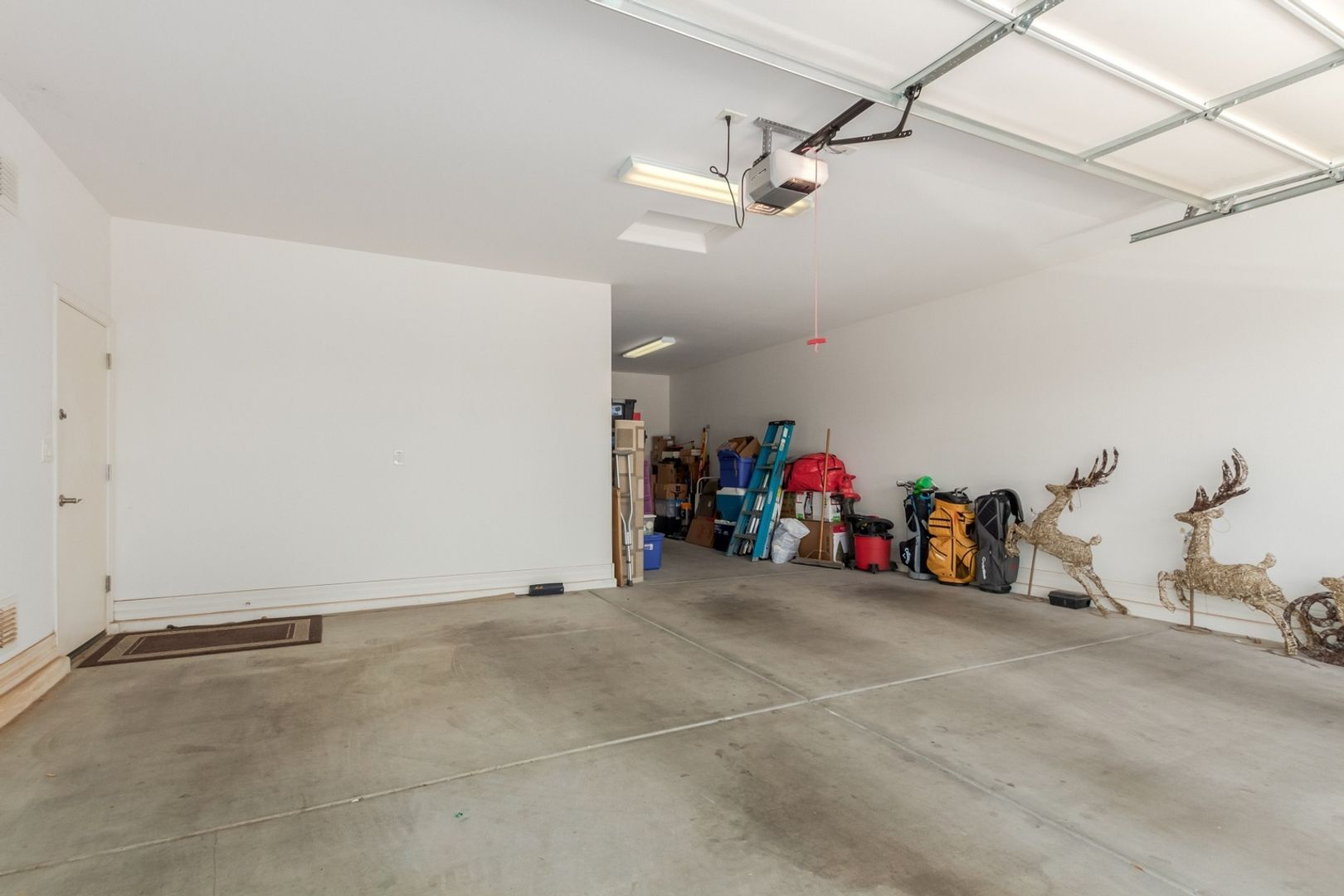 Building Photo - 18576 W Pierson St