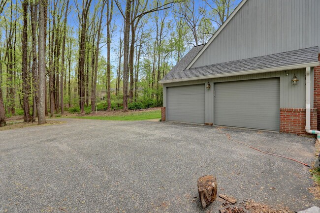 Building Photo - An Unbelievable Rental Opportunity – Grand...