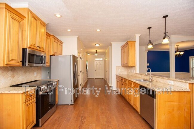 Building Photo - 7177 Helen Dr
