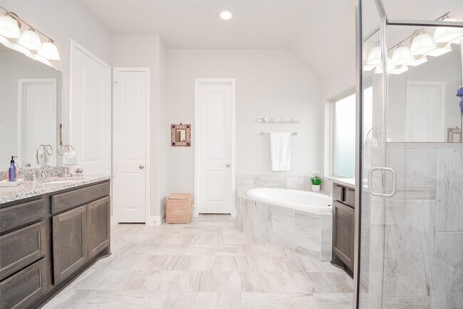 Building Photo - 28431 Asher Falls Ln