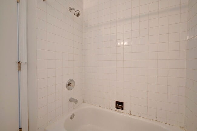 Building Photo - 1444 N Campbell Ave