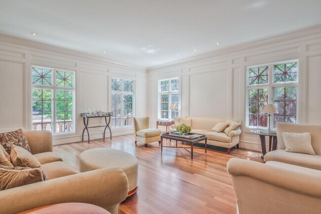 Building Photo - 200 Aspen Rd