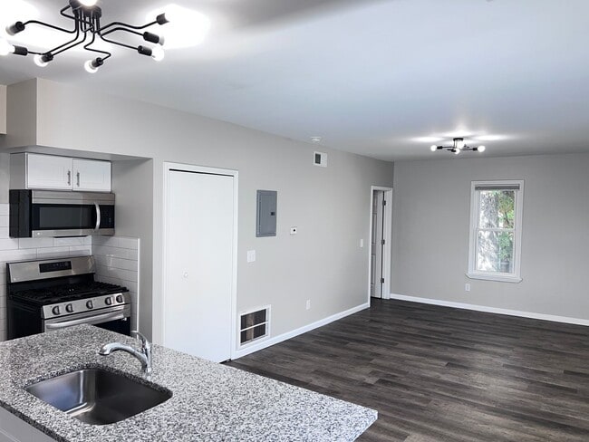 Primary Photo - The Duplex on Plumer: Where Modern Meets M...