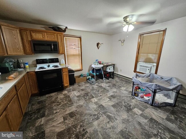 Building Photo - 449 Harmison Pl