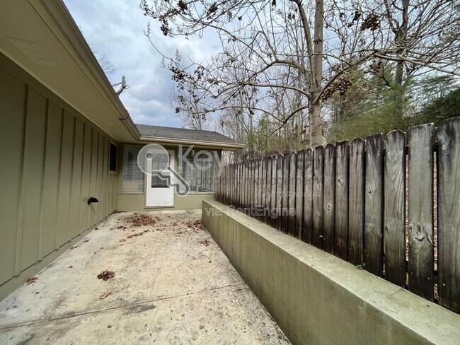 Building Photo - 4704 Privateer Rd