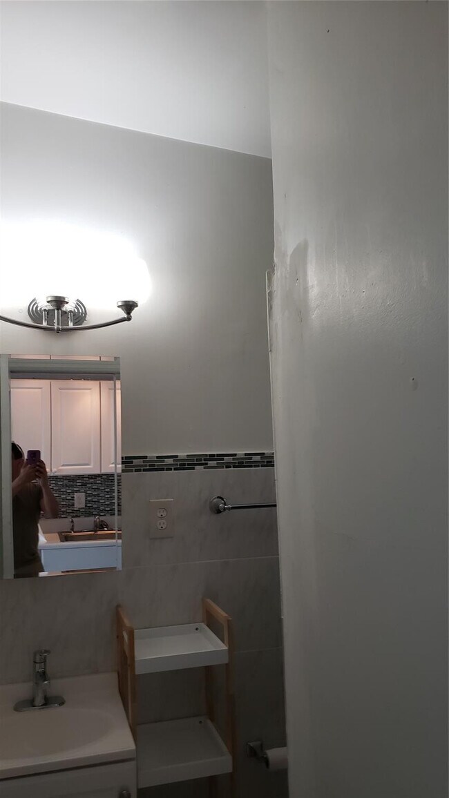 Building Photo - 4532 Bougainvilla Dr