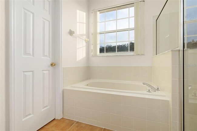 Building Photo - 411 Tamarind Parke Ln