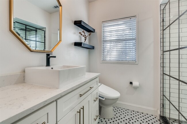 Building Photo - 3331 Urban Ave