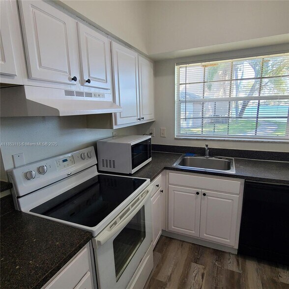 Building Photo - 2091 NW 96th Ter