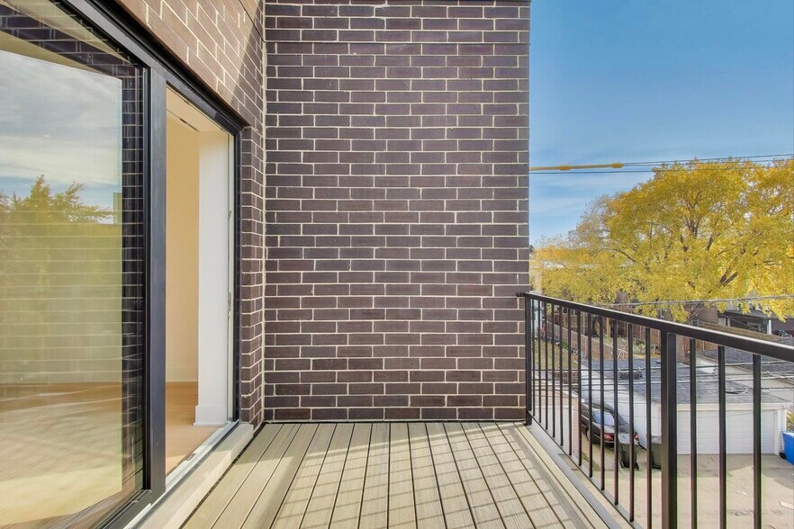 Building Photo - 1619 W Lawrence Ave