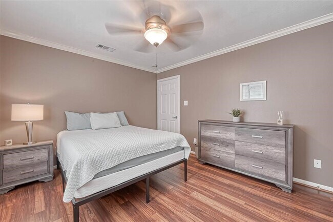 Building Photo - 1204 Andrews St