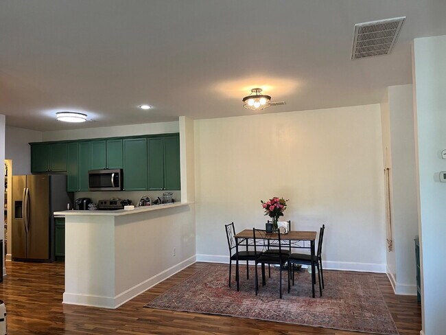 Building Photo - 8421 Callabee Way