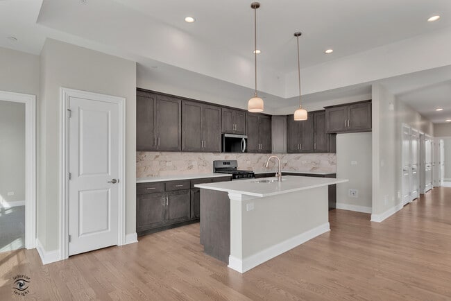 Building Photo - 8022 Bradley Dr