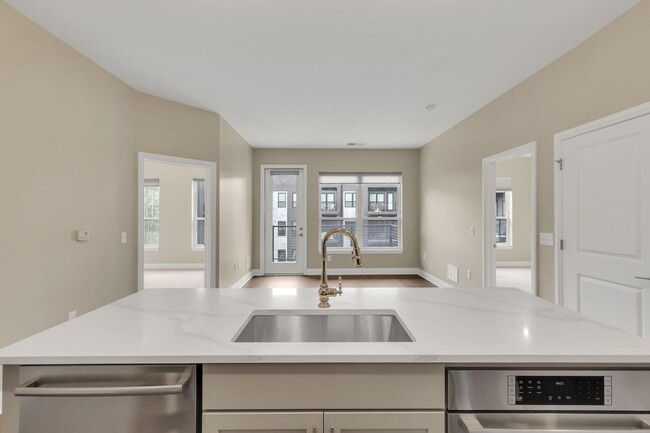 Building Photo - 6633 Dale Dr