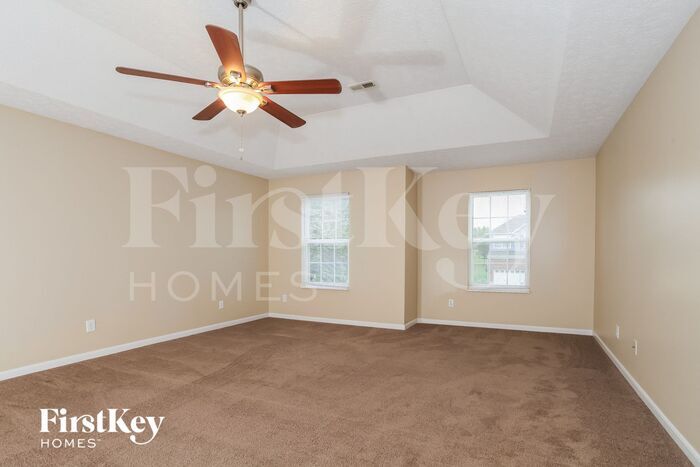 Building Photo - 6119 Spring Lake Dr