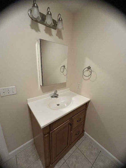 Building Photo - 324 Long St