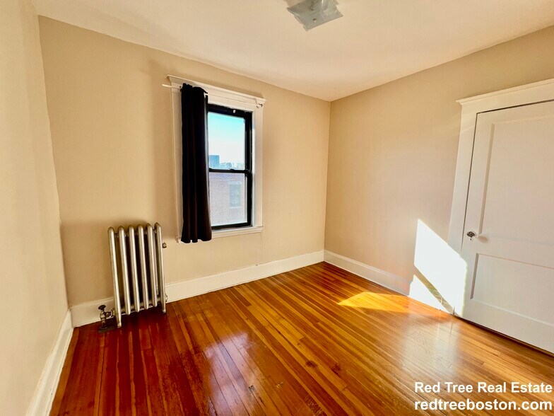 Building Photo - 225 Chestnut Hill Ave